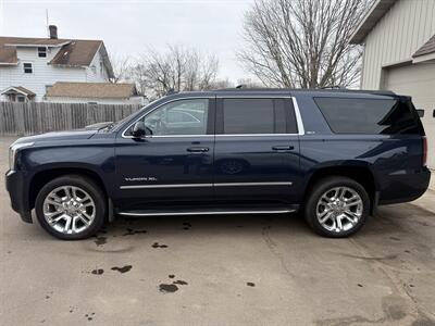 2020 GMC Yukon XL SLT   - Photo 3 - Elkhart, IN 46514