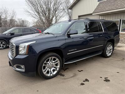 2020 GMC Yukon XL SLT   - Photo 2 - Elkhart, IN 46514