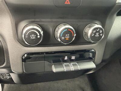 2021 RAM 1500 Big Horn   - Photo 18 - Elkhart, IN 46514