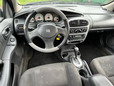 2005 Dodge Neon SXT   - Photo 8 - Jacksonville, FL 32208