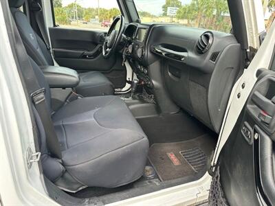 2012 Jeep Wrangler Unlimited Sahara   - Photo 13 - Jacksonville, FL 32208