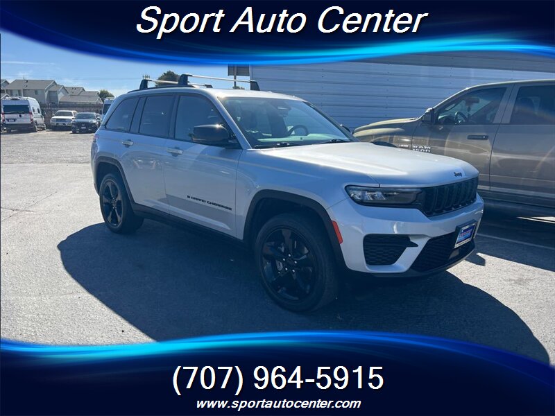 2022 Jeep Grand Cherokee Altitude  