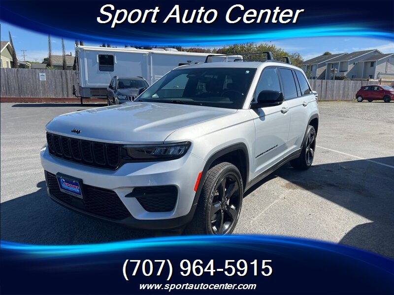 2022 Jeep Grand Cherokee Altitude  
