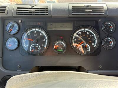 2016 Freightliner Cascadia 1   - Photo 17 - Nogales, AZ 85621