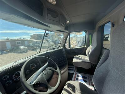 2016 Freightliner Cascadia 1   - Photo 14 - Nogales, AZ 85621