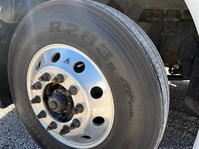 2016 Freightliner Cascadia 1   - Photo 4 - Nogales, AZ 85621