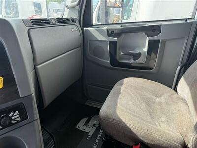 2016 Freightliner Conventional   - Photo 12 - Nogales, AZ 85621