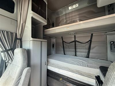 2016 Freightliner Conventional   - Photo 13 - Nogales, AZ 85621