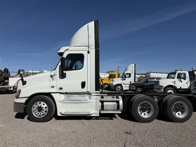 2014 Freightliner Cascadia - Photo 3 - Nogales, AZ 85621