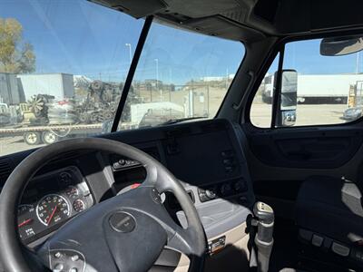2014 Freightliner Cascadia - Photo 10 - Nogales, AZ 85621