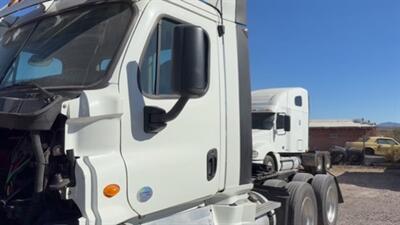 2014 Freightliner Cascadia - Photo 2 - Nogales, AZ 85621