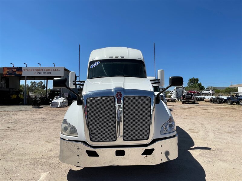 2018 Kenworth T680 - Photo 2 - Nogales, AZ 85621