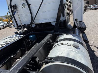 2011 Volvo VNL   - Photo 9 - Nogales, AZ 85621