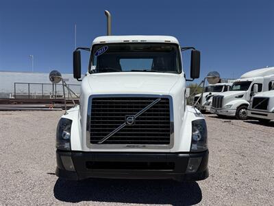 2011 Volvo VNL   - Photo 2 - Nogales, AZ 85621