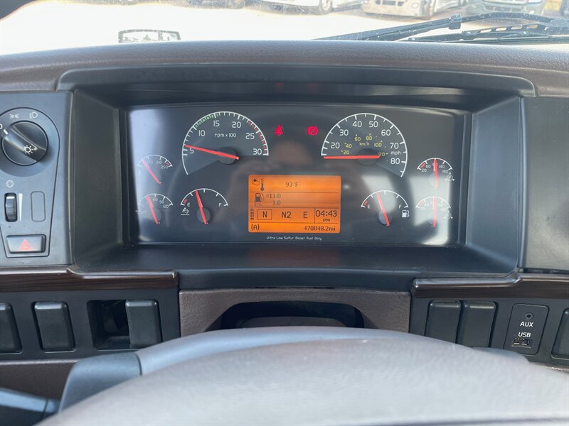 2015 Volvo VNL - Photo 8 - Nogales, AZ 85621