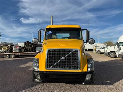 2012 Volvo VNL   - Photo 2 - Nogales, AZ 85621