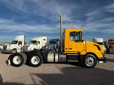 2012 Volvo VNL   - Photo 8 - Nogales, AZ 85621