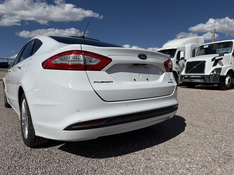 2015 Ford Fusion Hybrid SE - Photo 3 - Nogales, AZ 85621