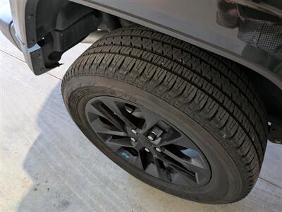 2023 Jeep Wrangler Sahara 4xe   - Photo 23 - Edmond, OK 73003