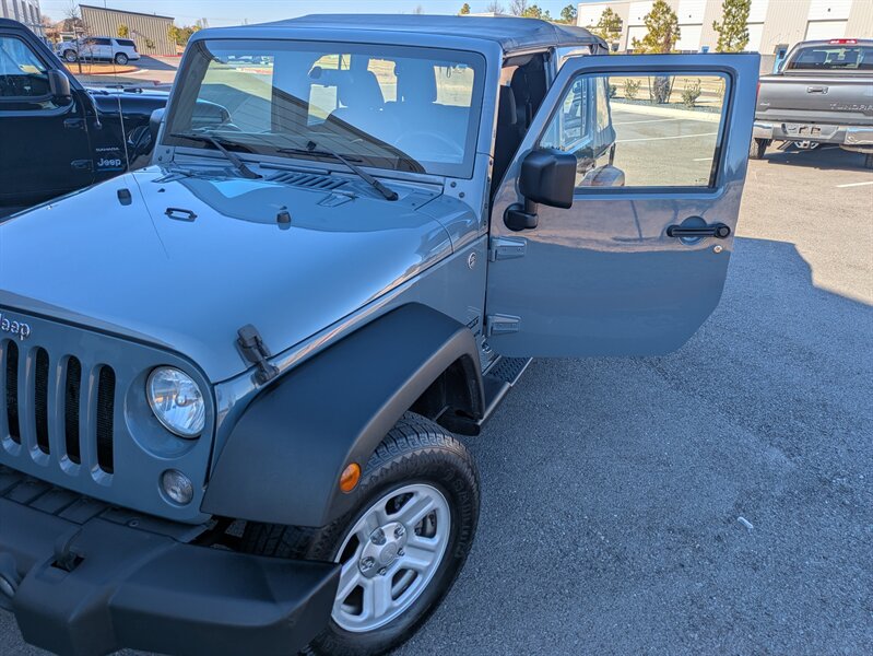 2015 Jeep Wrangler Unlimited Sport - Photo 3 - Edmond, OK 73003