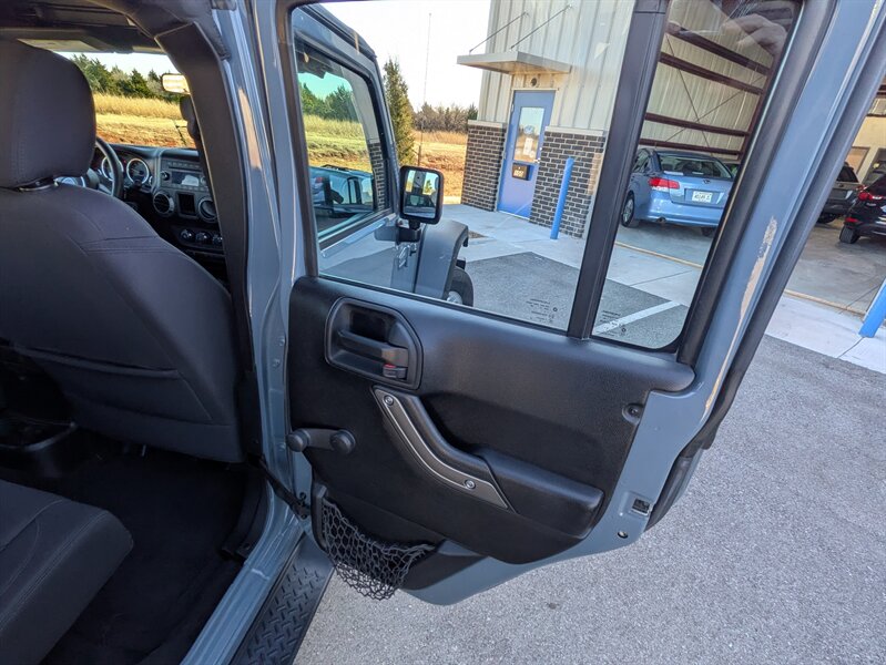 2015 Jeep Wrangler Unlimited Sport - Photo 15 - Edmond, OK 73003