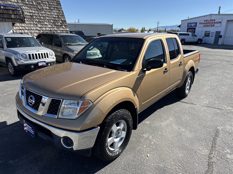 2005 Nissan Frontier SE 4dr Crew Cab  