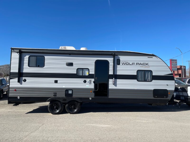 2021 Wolfpack 22 Gold Toy Hauler  