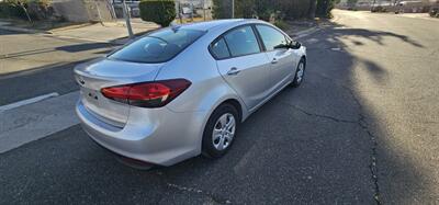 2017 Kia Forte LX - Photo 2 - Riverside, CA 92504