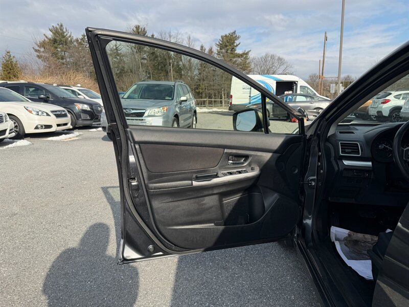 2016 Subaru Impreza 2.0i Premium - Photo 9 - Jonestown, PA 17038
