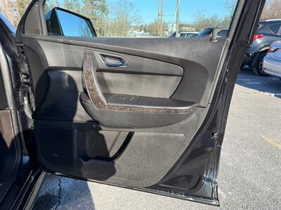 2012 GMC Acadia Denali   - Photo 17 - Jonestown, PA 17038