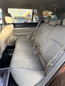 2011 Subaru Outback 2.5i Premium - Photo 9 - Jonestown, PA 17038