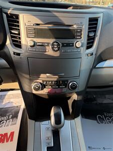 2011 Subaru Outback 2.5i Premium - Photo 11 - Jonestown, PA 17038