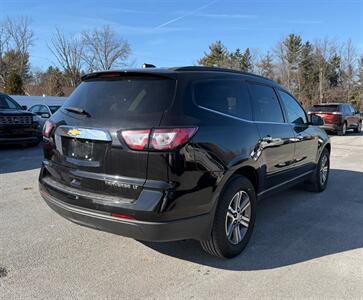 2016 Chevrolet Traverse LT   - Photo 6 - Jonestown, PA 17038