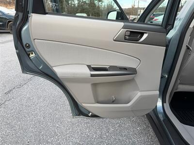 2013 Subaru Forester 2.5X   - Photo 12 - Jonestown, PA 17038