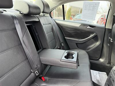 2011 Volkswagen Jetta SEL PZEV   - Photo 20 - Jonestown, PA 17038