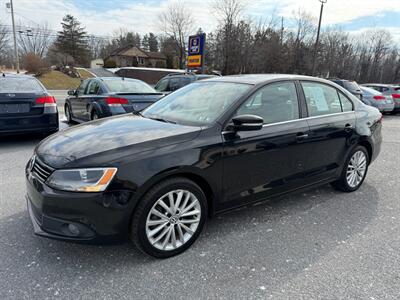 2011 Volkswagen Jetta SEL PZEV   - Photo 2 - Jonestown, PA 17038