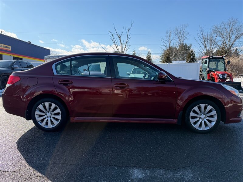 2011 Subaru Legacy 2.5i Limited - Photo 5 - Jonestown, PA 17038