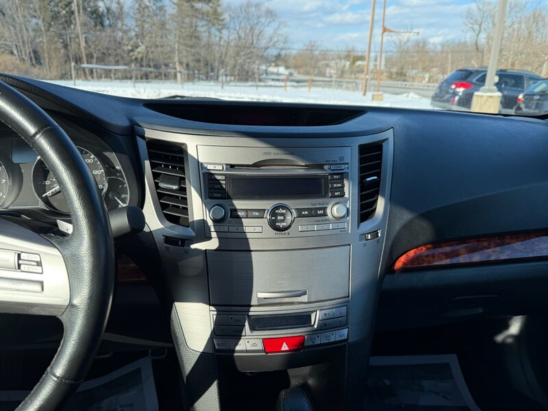 2011 Subaru Legacy 2.5i Limited - Photo 11 - Jonestown, PA 17038