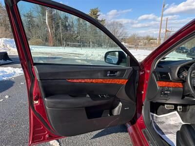 2011 Subaru Legacy 2.5i Limited - Photo 9 - Jonestown, PA 17038