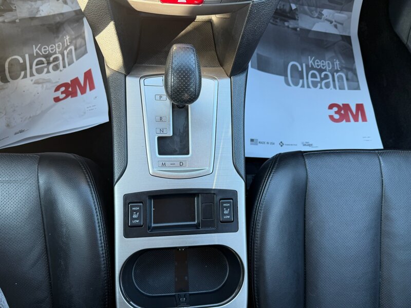 2011 Subaru Legacy 2.5i Limited - Photo 13 - Jonestown, PA 17038