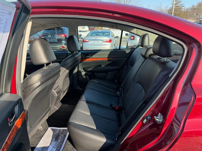 2011 Subaru Legacy 2.5i Limited - Photo 15 - Jonestown, PA 17038