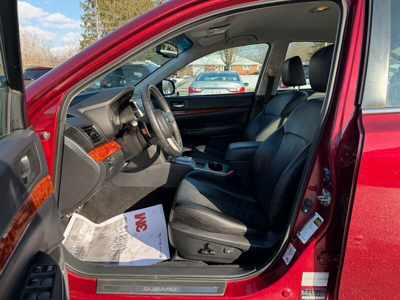 2011 Subaru Legacy 2.5i Limited - Photo 8 - Jonestown, PA 17038