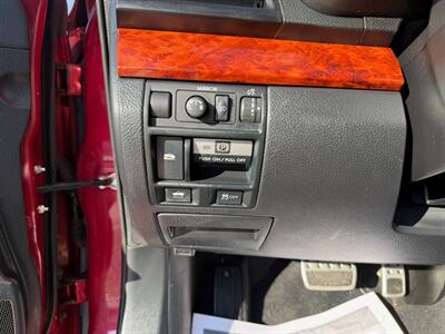 2011 Subaru Legacy 2.5i Limited - Photo 12 - Jonestown, PA 17038