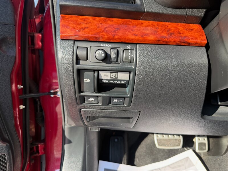2011 Subaru Legacy 2.5i Limited - Photo 12 - Jonestown, PA 17038