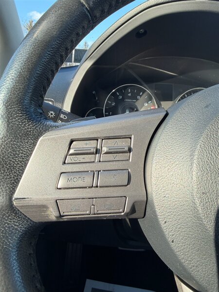 2011 Subaru Legacy 2.5i Limited - Photo 21 - Jonestown, PA 17038