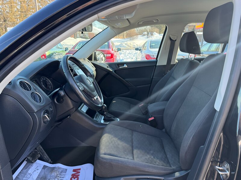 2015 Volkswagen Tiguan S 4Motion - Photo 10 - Jonestown, PA 17038