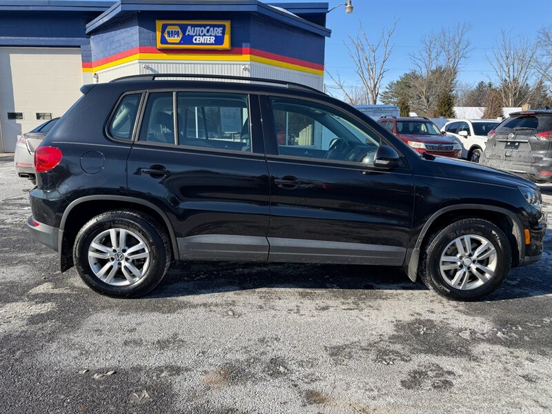 2015 Volkswagen Tiguan S 4Motion - Photo 5 - Jonestown, PA 17038