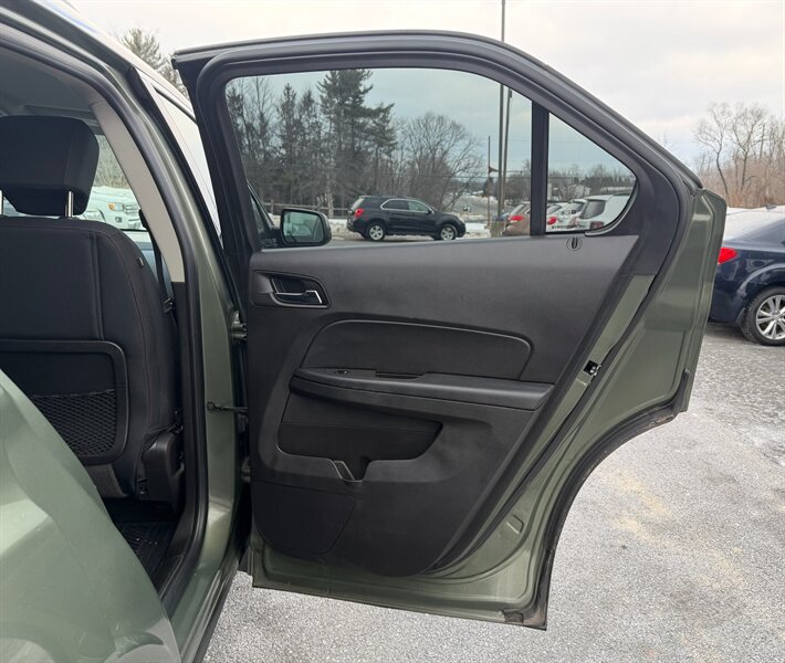 2015 Chevrolet Equinox LT - Photo 13 - Jonestown, PA 17038