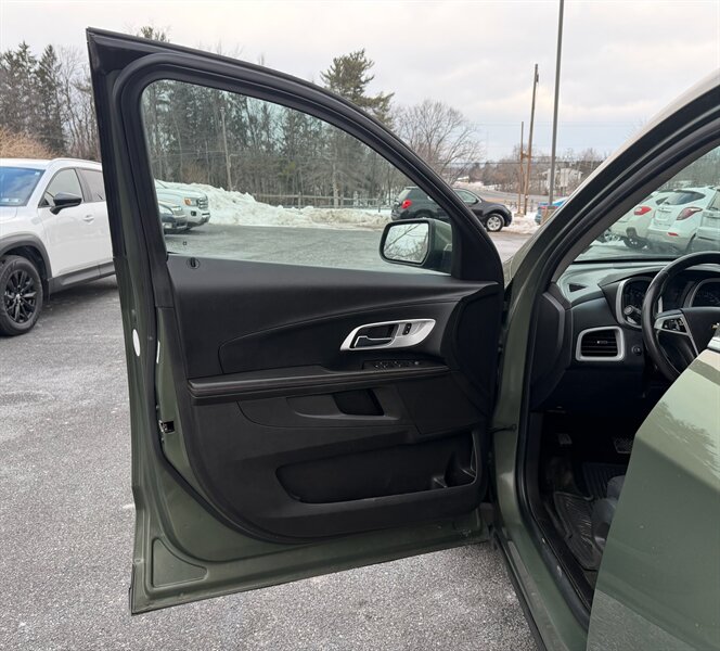 2015 Chevrolet Equinox LT - Photo 9 - Jonestown, PA 17038