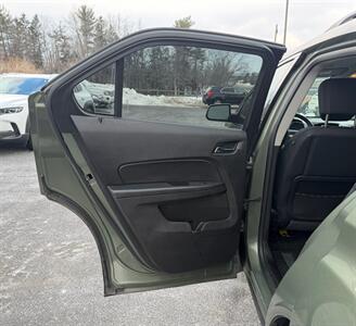 2015 Chevrolet Equinox LT - Photo 11 - Jonestown, PA 17038